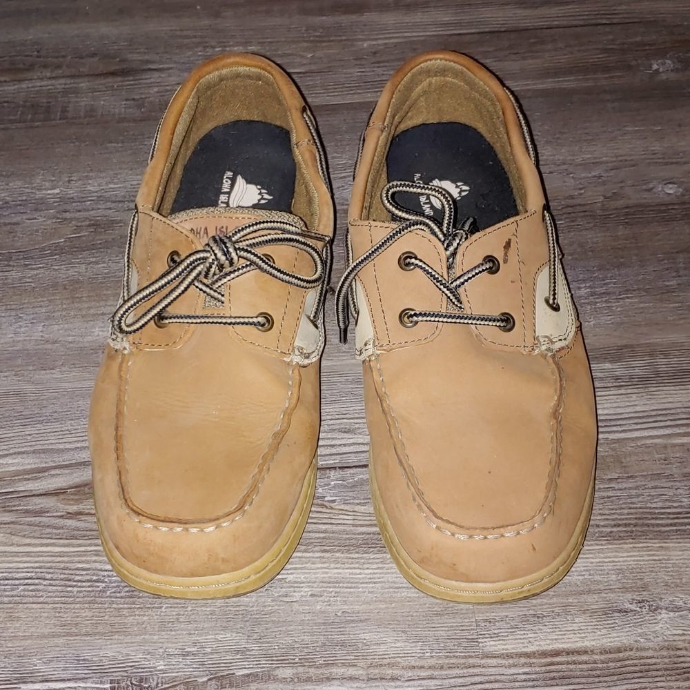 Aloha Island  Tropics tan   leather loafers boat shoes Sz 9.5  EUC